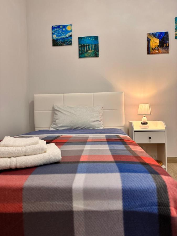 Holidays Apartment カリアリ エクステリア 写真